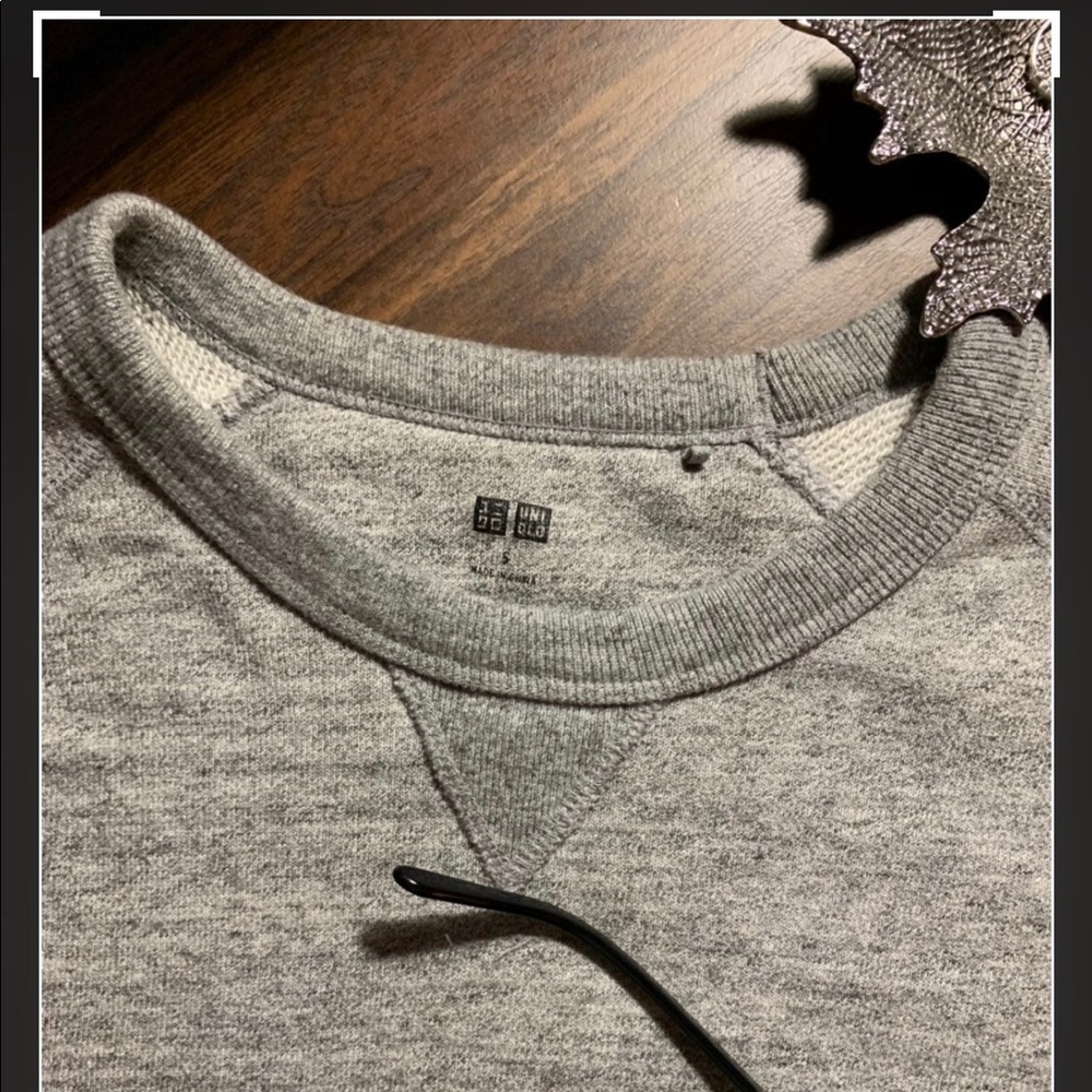 UNIQLO Marled Grey Sweatshirt